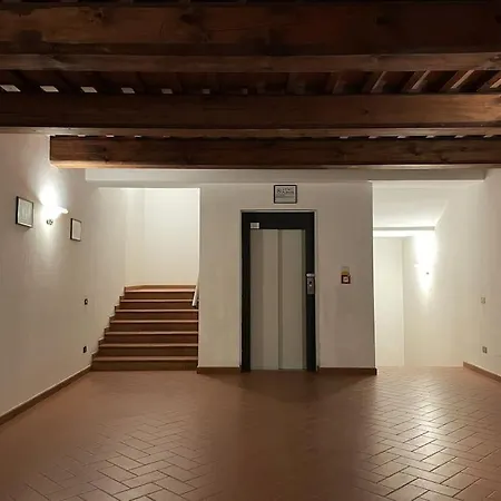 In Storica Con Parco E Piscina Apartment