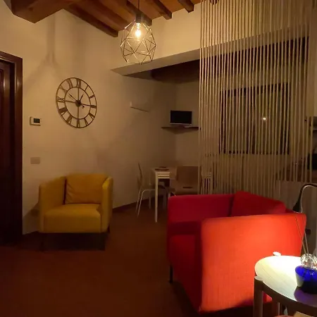 In Storica Con Parco E Piscina Apartment *